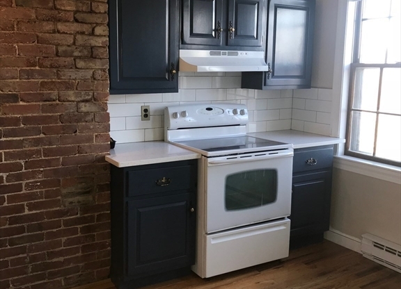 1 bed, 1 bath, 800 sqft, $1,920, Unit 5