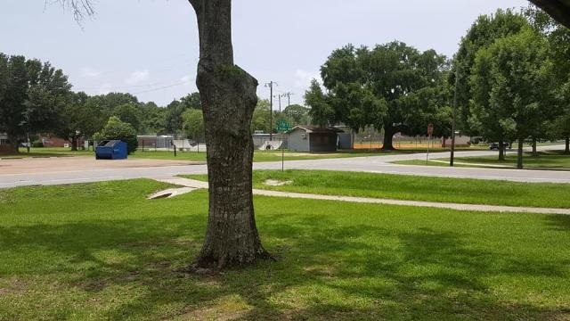 2 beds, 1 bath, 800 sqft, $1,025, Unit Unit A - 220 W Verbena Ave, Foley *key 16*