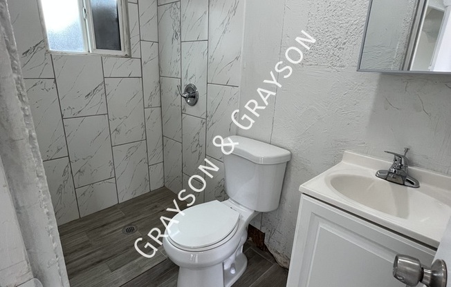 1930 W Van Buren Street