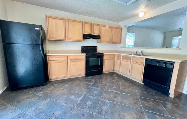 3 beds, 2.5 baths, $1,599