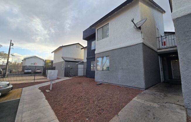 2 beds, 2 baths, 875 sqft, $1,395, Unit 7