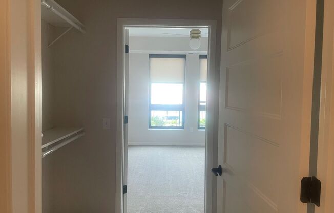 1 bed, 1 bath, 1,013 sqft, $2,989, Unit 102