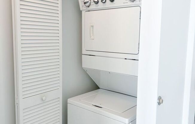 Studio, 1 bath, 800 sqft, $2,800, Unit Unit 403