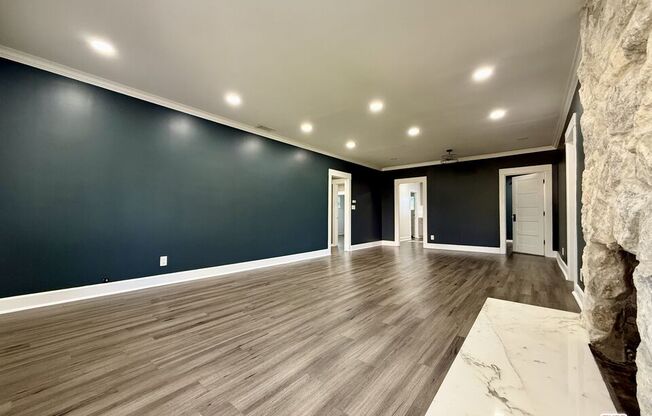 815 N HOBART