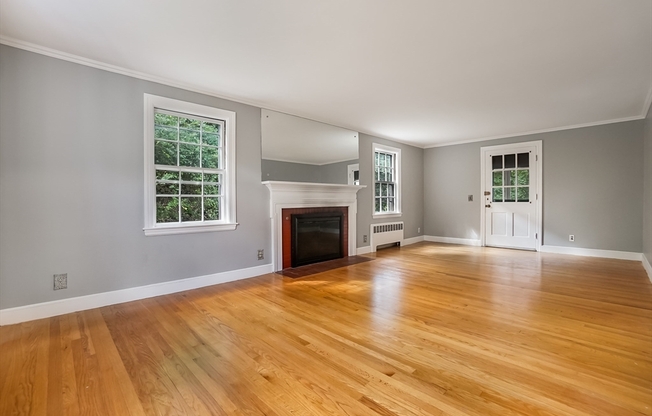 11 SUNHILL LN