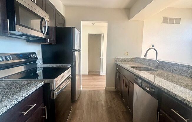 2 beds, 2 baths, 900 sqft, $2,399, Unit 508