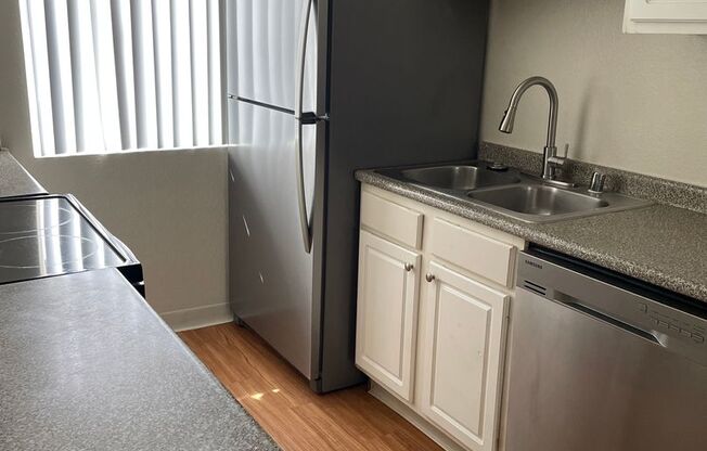 1 bed, 1 bath, 592 sqft, $999, Unit 69