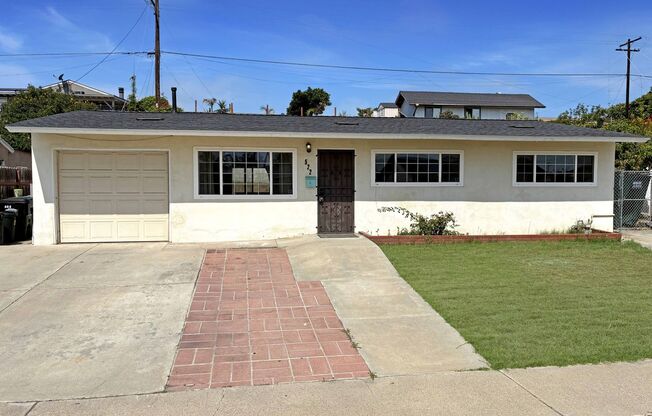 Bright 4BR Home with Solar, Spacious Yard & Modern Comforts in Jamacha-Lomita!