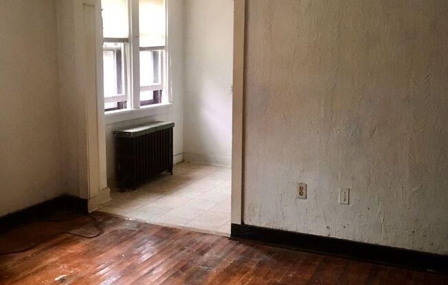 *** Beautiful Dormont Apartment for Rent * Pet Friendly * Walk to the T * Available Now * Renovated * Tour Today ***