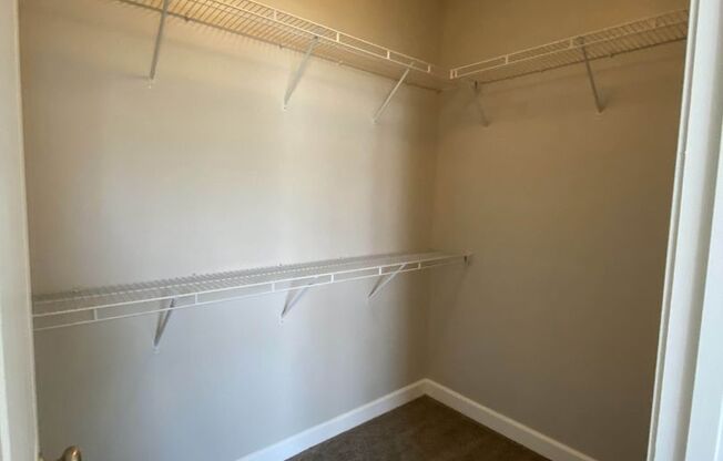 2 beds, 2 baths, 1,160 sqft, $1,899, Unit 40-202