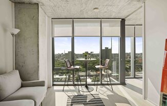 2021 S WABASH AVE