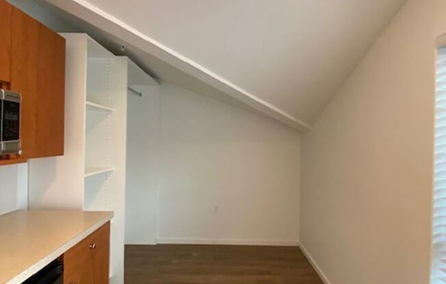 Studio, 1 bath, 175 sqft, $1,195, Unit 4517