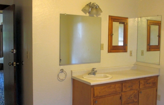 4 beds, 2 baths, , $2,800