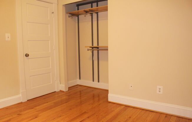 3 beds, 2 baths, $5,250, Unit 205