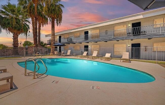 2 beds, 1 bath, $999, Unit 87