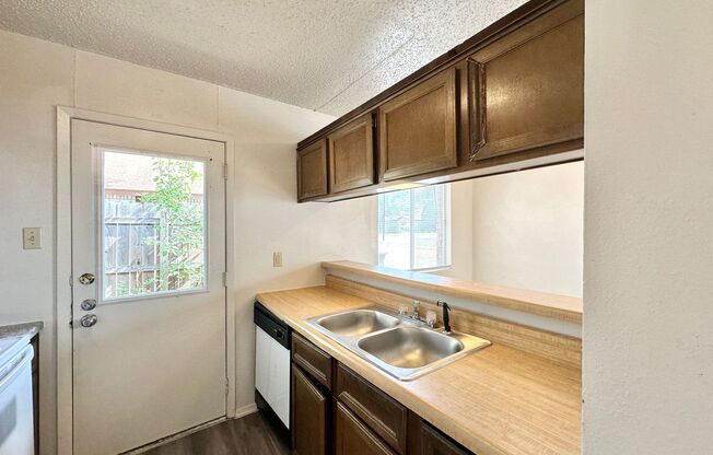 1 bed, 1 bath, 488 sqft, $750, Unit C