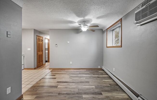 2 beds, 1 bath, $1,195, Unit 2