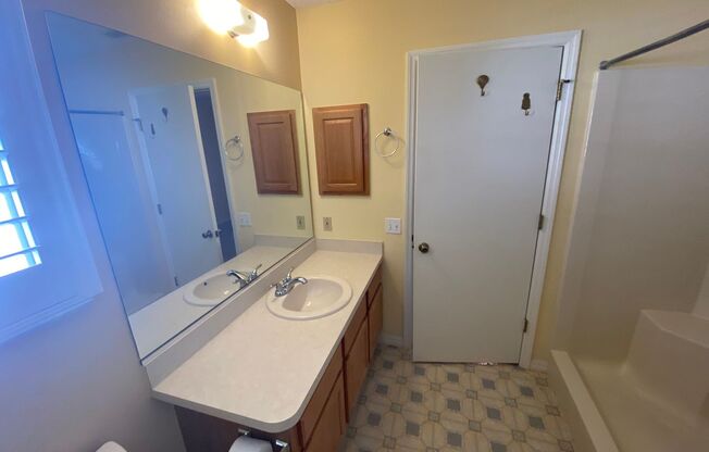 2 beds, 2 baths, $1,800