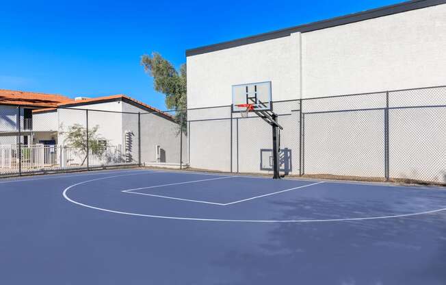 new basketball court at the enclave at woodbridge apartments in sugar land, tx