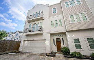 3 beds, 3.5 baths, 2,427 sqft, $2,900, Unit C