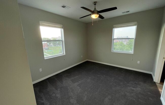 2 beds, 2 baths, 956 sqft, $1,595, Unit 524