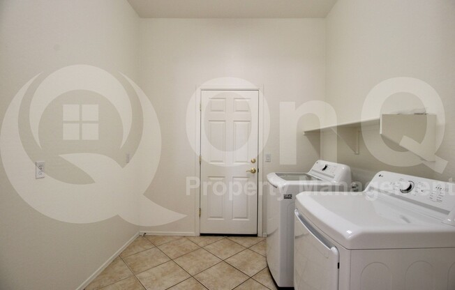 3 beds, 2.5 baths, 2,795 sqft, $2,395