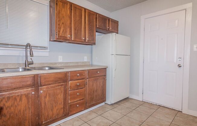 Pre-Leasing  - 2 bed 1 bath