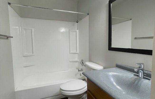 2 beds, 2 baths, 931 sqft, $1,225, Unit 02-0212