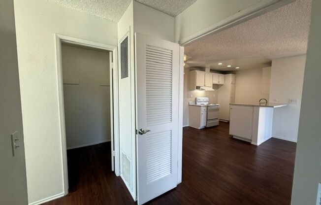 1 bed, 1 bath, 716 sqft, $2,150, Unit O013