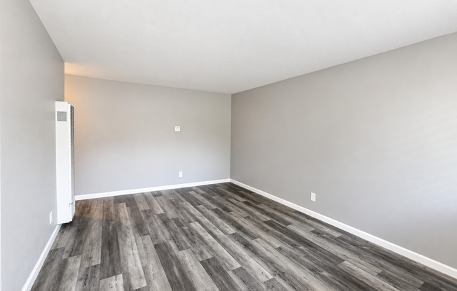 Oak Plaza Apartments