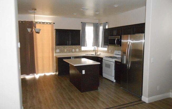 3 beds, 2.5 baths, $2,175