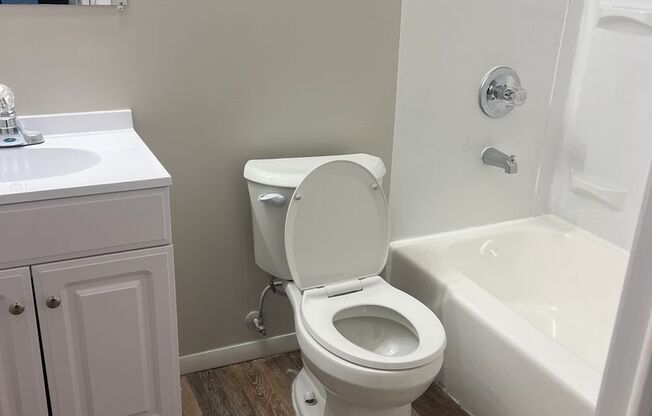 1 bed, 1 bath, 550 sqft, $1,150, Unit 124