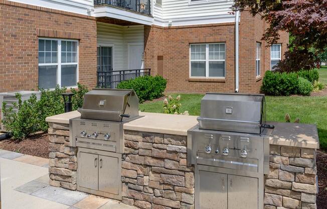 Commercial-Grade Stainless Steel Custom Grills For Your Outdoor Cooking With Family And Friends