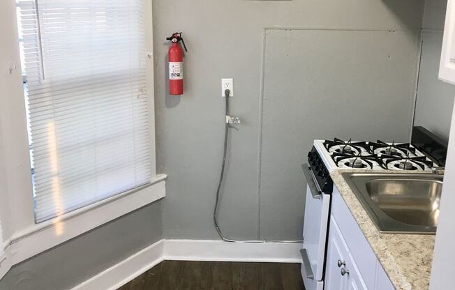 1 bed, 1 bath, $599, Unit 4