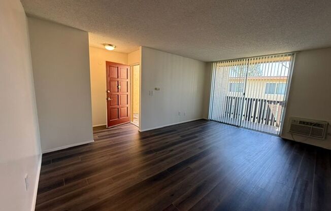 2 beds, 1 bath, 910 sqft, $2,525, Unit Q013