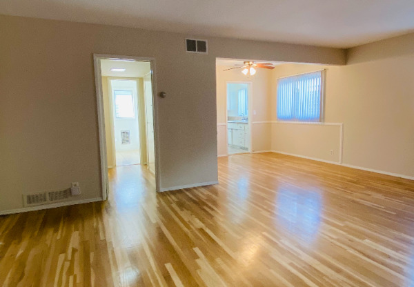 283 S El Molino Ave
