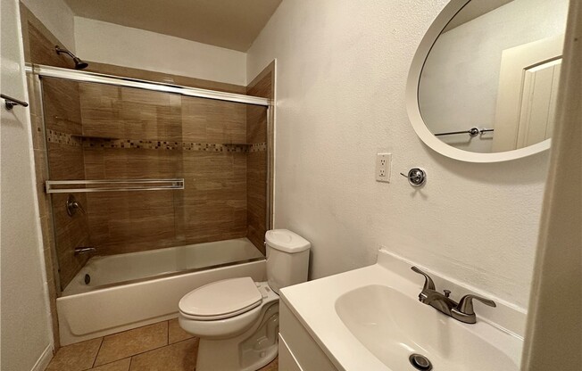 1454 W 218 ST