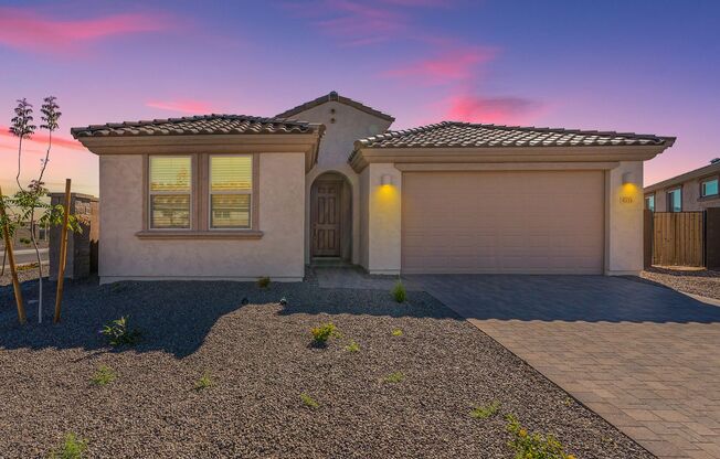 Luxury Living in McClellan Ranch: 4-Bedroom Pulte Home with Den and Mountain Views