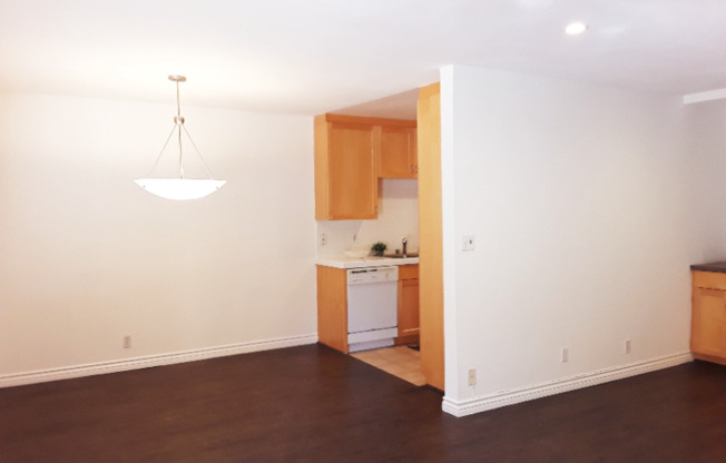 808-812 Westmount Drive