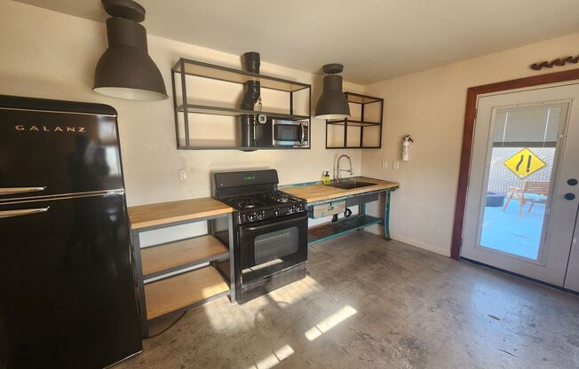 Modern Living at Its Best! **Move In Special! $199 off 1st Month's Rent**