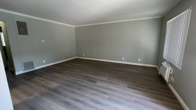 2 beds, 1 bath, $2,495