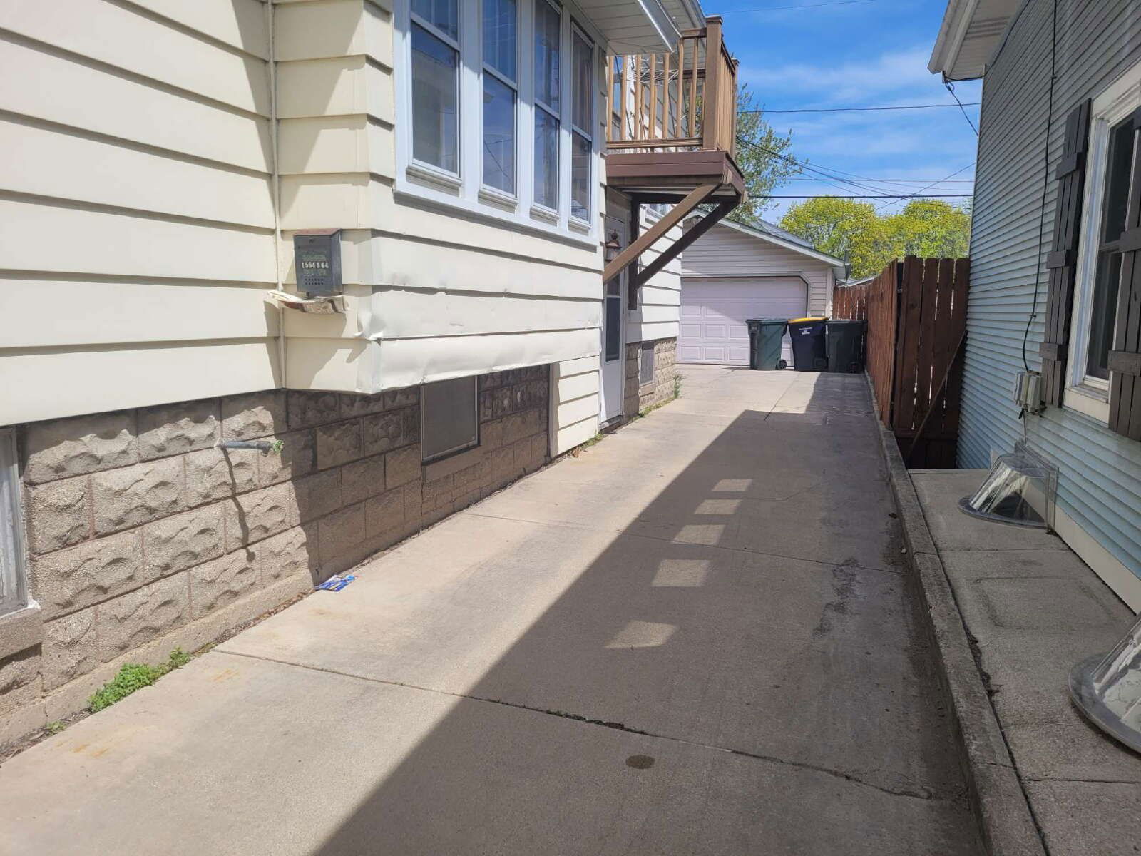 1564 S 64 ST