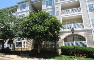 Gorgeous condo in a great location!