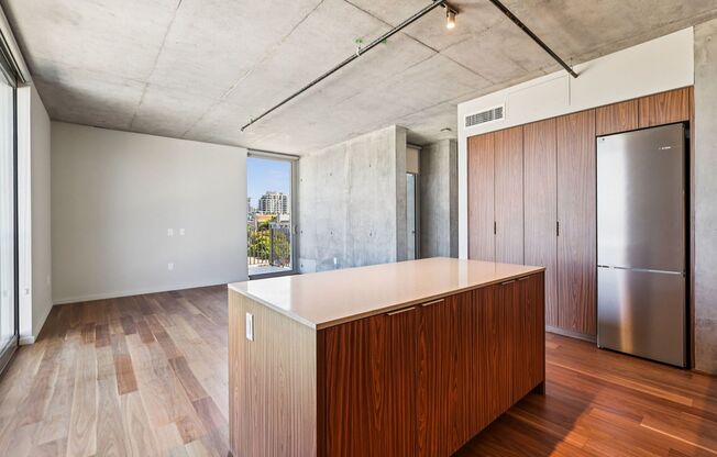 1 bed, 1 bath, 885 sqft, $4,595, Unit 708