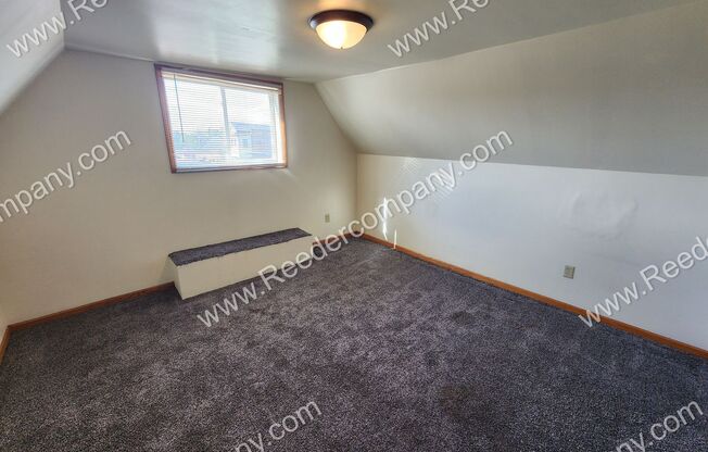 1 bed, 1 bath, $875, Unit Rear 2nd floor