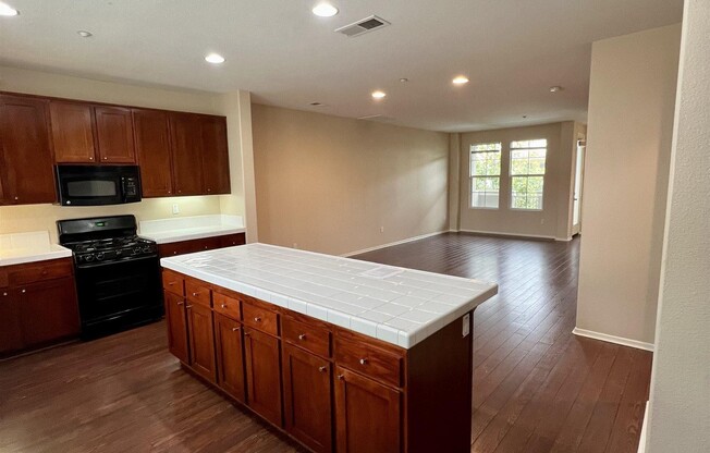 2705 WHITE PINE CT