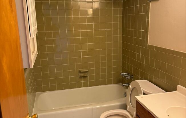 5th Ave Apartments