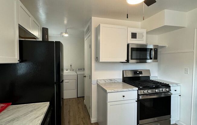 2 beds, 1 bath, $1,250