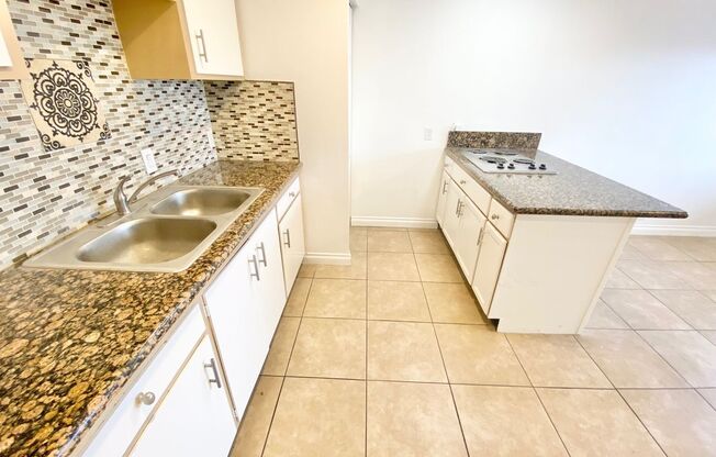 ADORABLE 1 BEDROOM 1 BATHROOM CONDO!