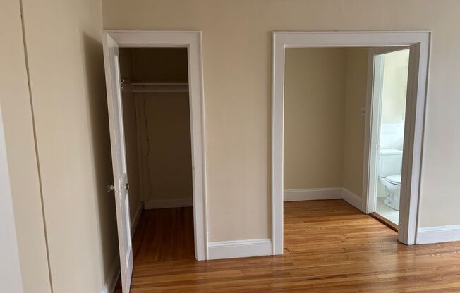 Studio, 1 bath, 421 sqft, $1,900, Unit 56